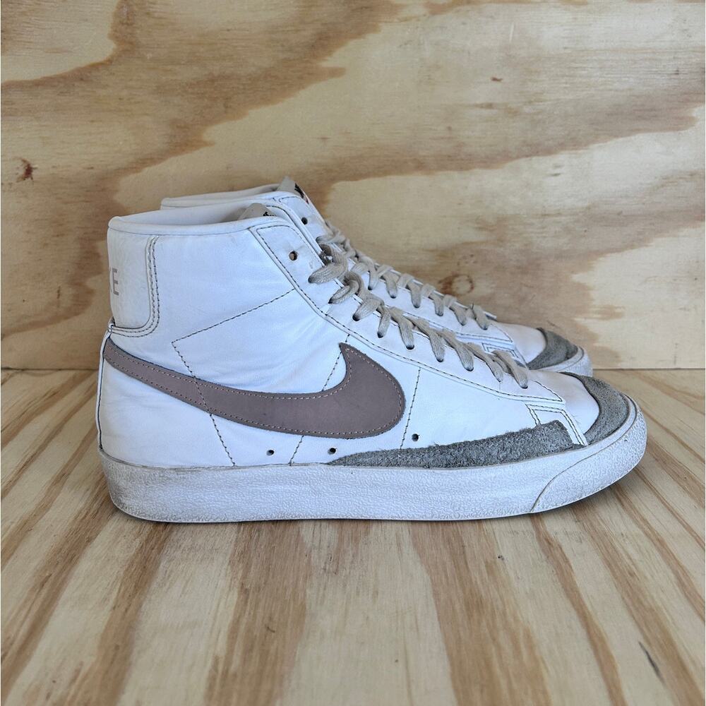 Nike - Blazer Mid '77 - Sneakers - White - Women's - 10 - CZ1055-118